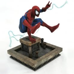 Entertainment Earth Marvel Gallery 1990s Spider-Man Statue Figures